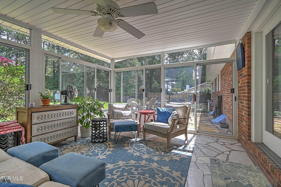 Photo #9: 104 Forest Hills Drive