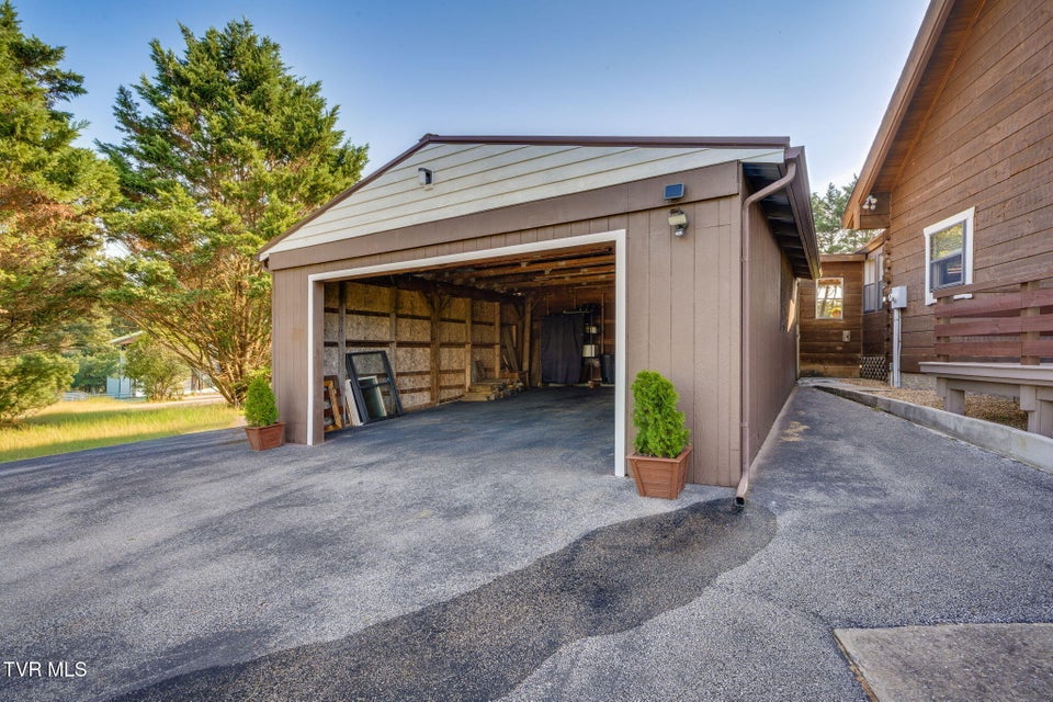 Photo #30: 320 Barren Road