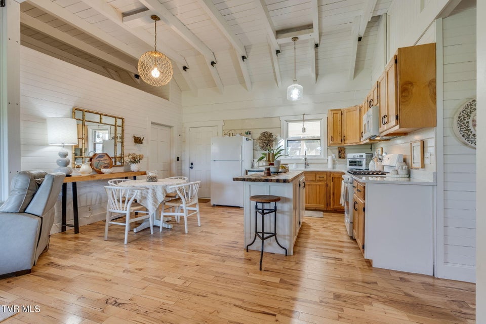 Photo #12: 320 Barren Road