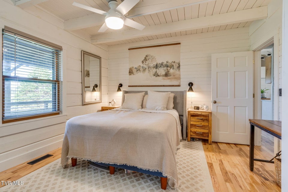 Photo #18: 320 Barren Road