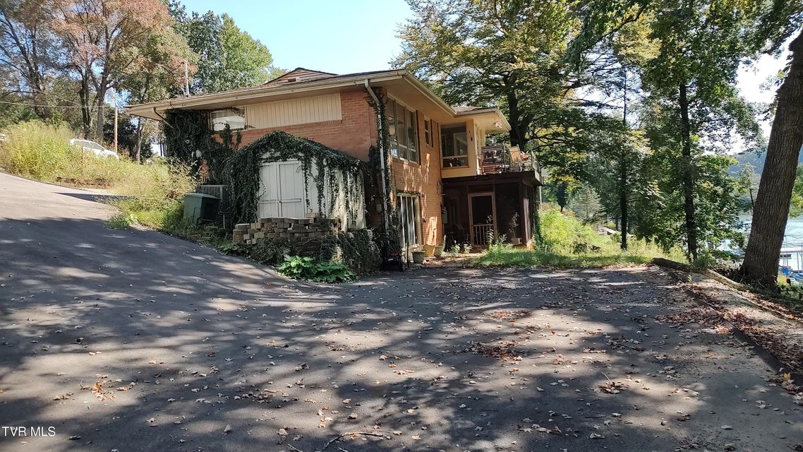 Photo #3: 3605 Hemlock Park Drive