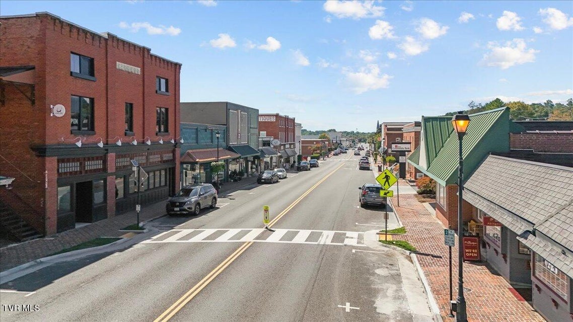 Photo #76: 231 Main Street