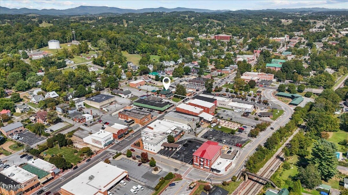 Photo #77: 231 Main Street