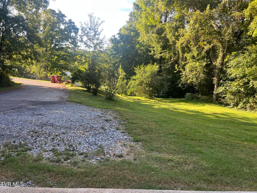 Photo #3: 8 Vine Lane Lane