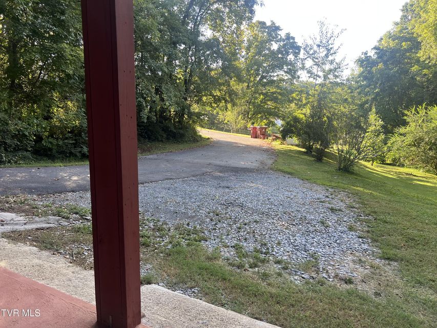 Photo #4: 8 Vine Lane Lane