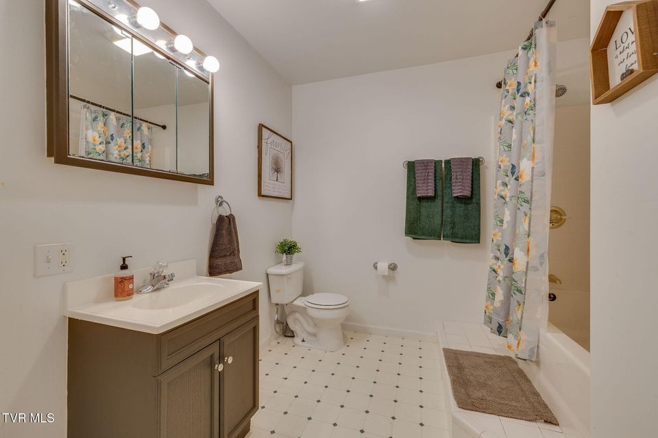Photo #44: 414 Greenbrook Circle