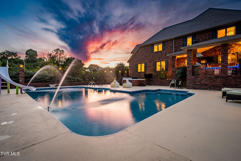 Photo #5: 194 Willow Brook Drive