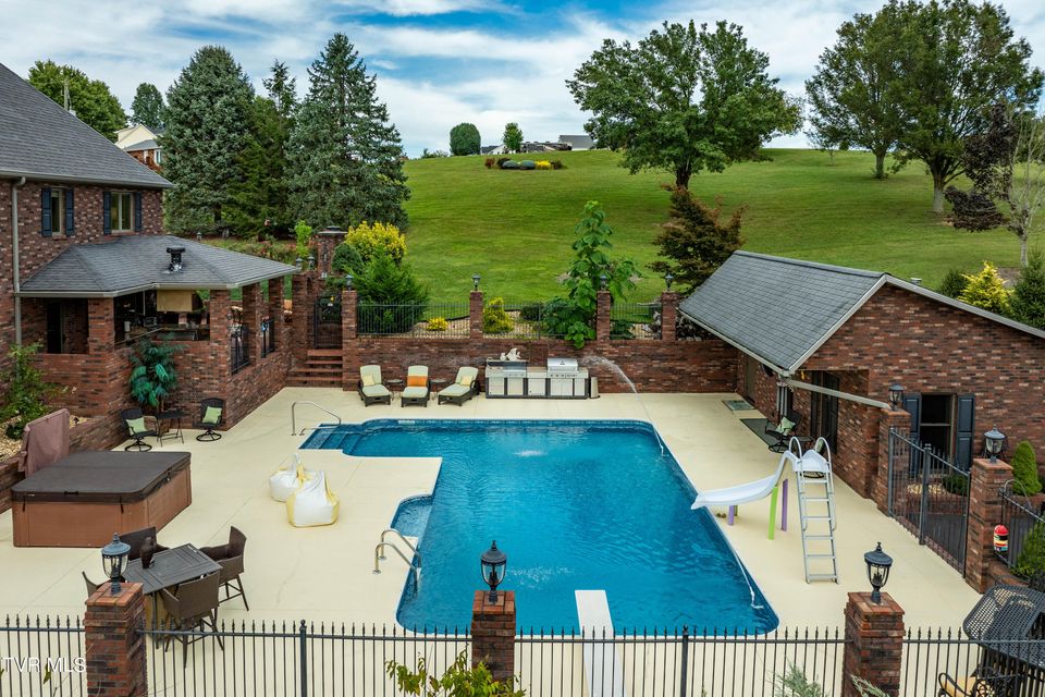 Photo #58: 194 Willow Brook Drive