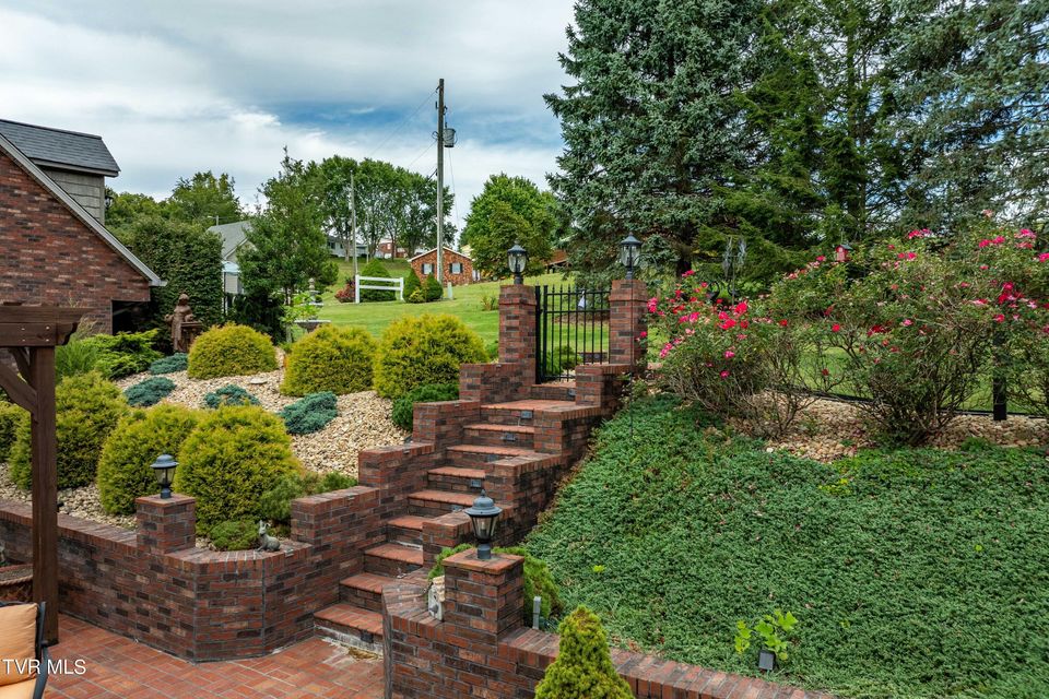 Photo #61: 194 Willow Brook Drive