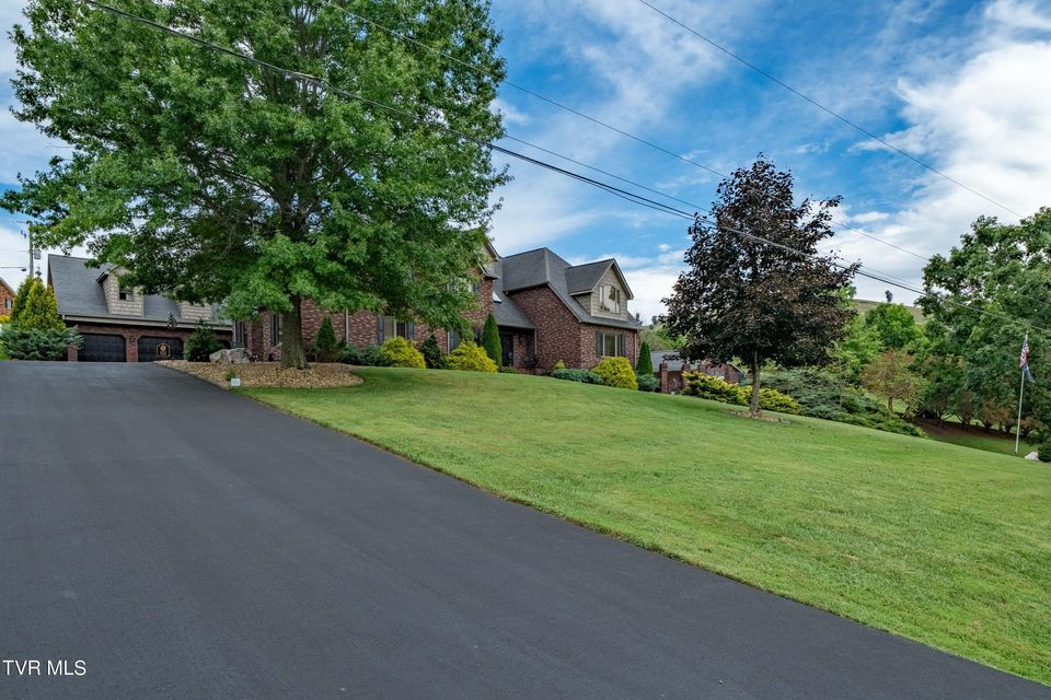 Photo #69: 194 Willow Brook Drive