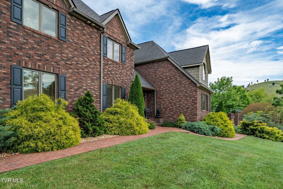 Photo #75: 194 Willow Brook Drive