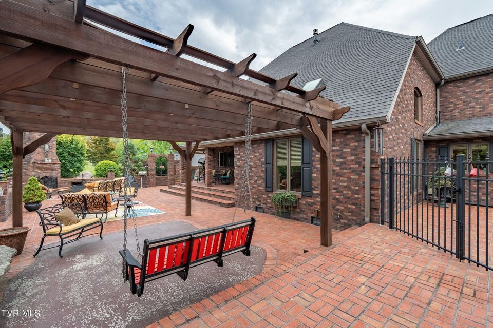 Photo #84: 194 Willow Brook Drive