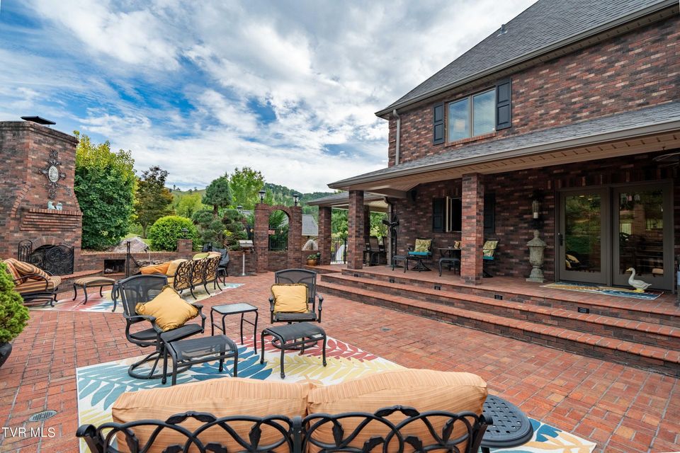 Photo #87: 194 Willow Brook Drive