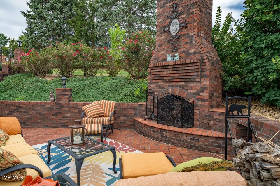 Photo #89: 194 Willow Brook Drive