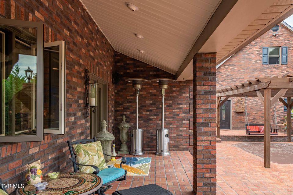 Photo #93: 194 Willow Brook Drive