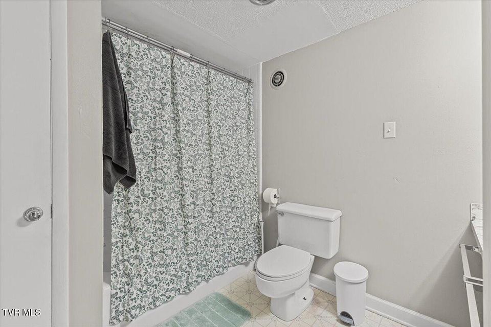 Photo #26: 420 Wheatley Street