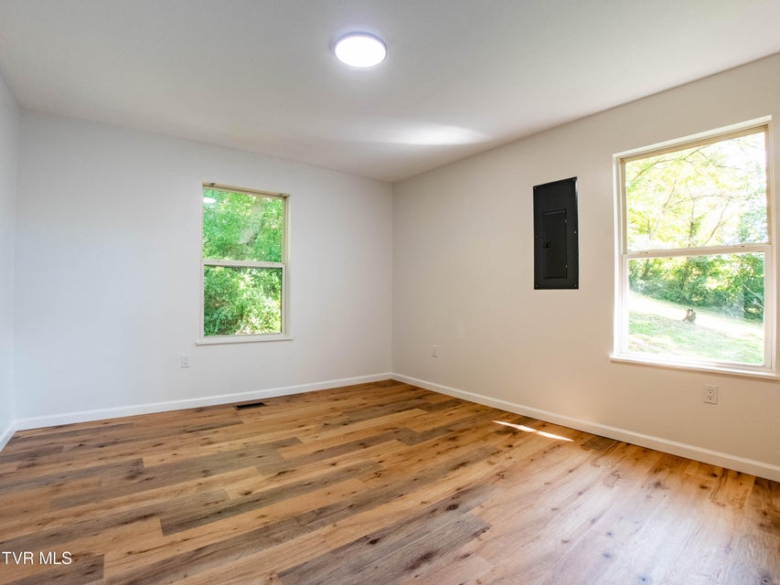 Photo #10: 410 Armstrong Street