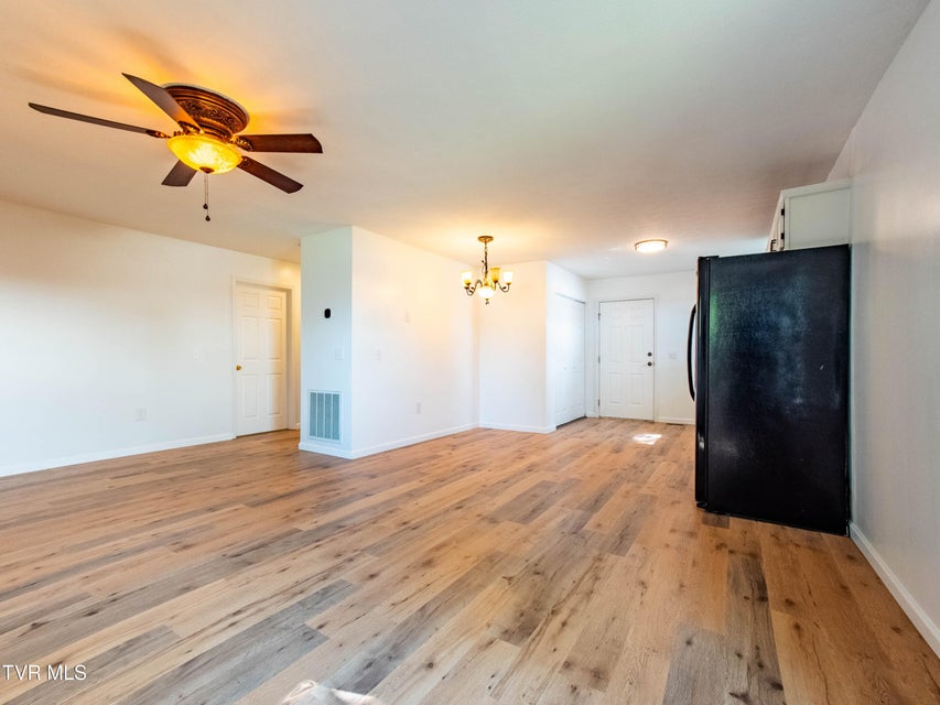 Photo #5: 410 Armstrong Street