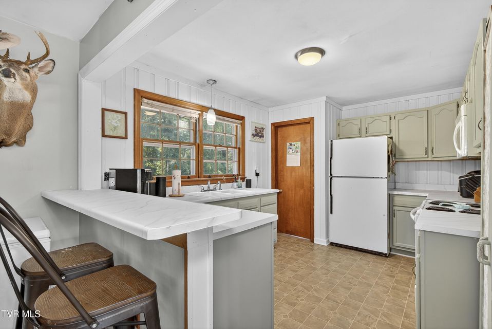 Photo #11: 1348 Highland Drive