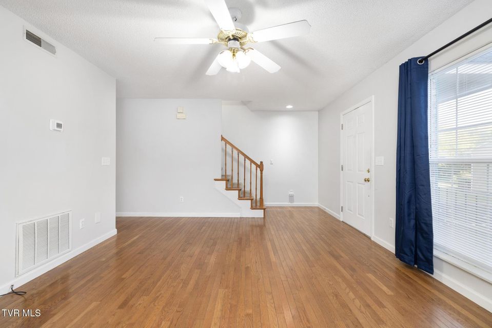 Photo #7: 3115 Walnut Street
