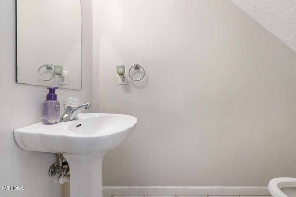 Photo #10: 3115 Walnut Street