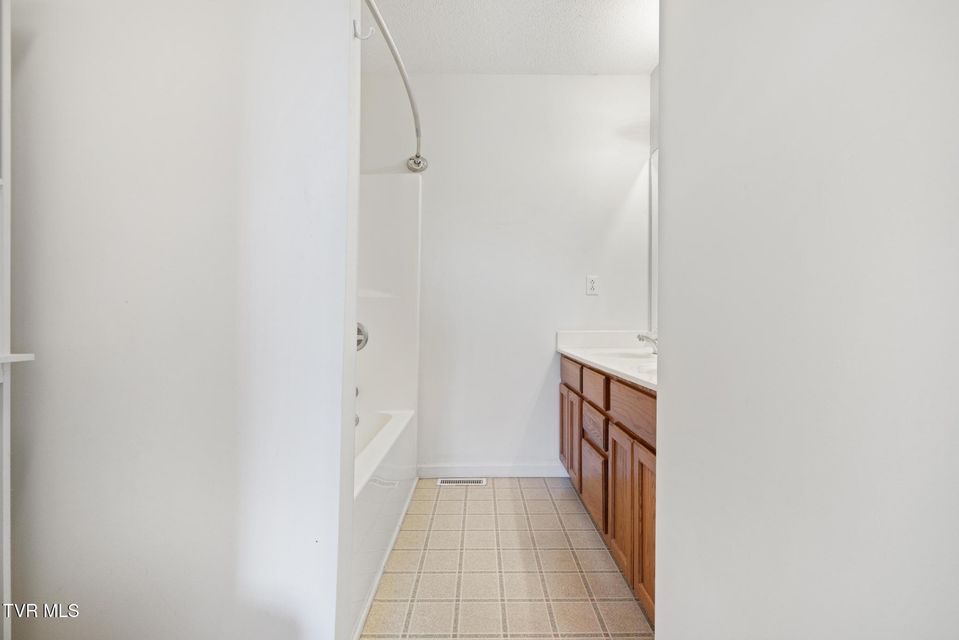 Photo #23: 3115 Walnut Street