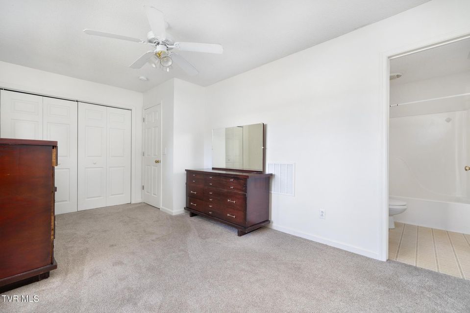 Photo #27: 3115 Walnut Street