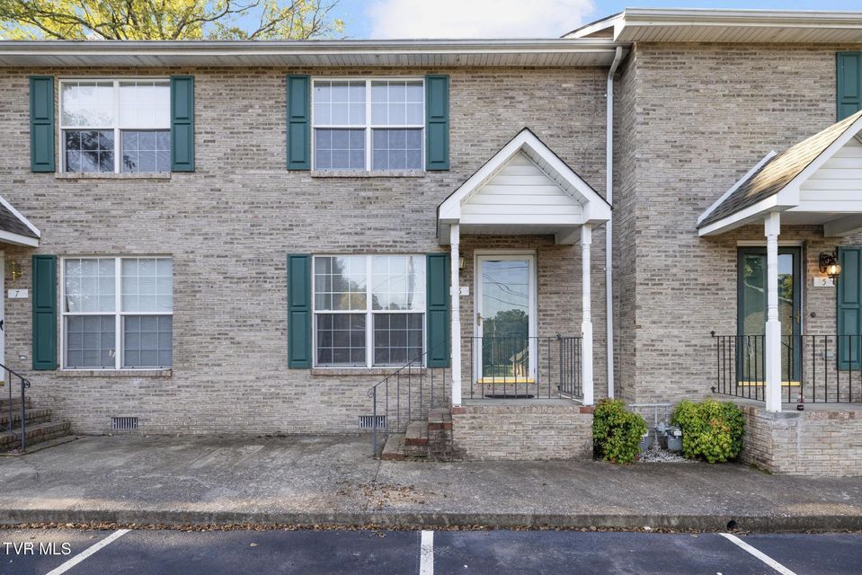 Photo #2: 3115 Walnut Street