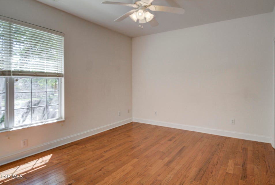 Photo #19: 231 Avonlea Place
