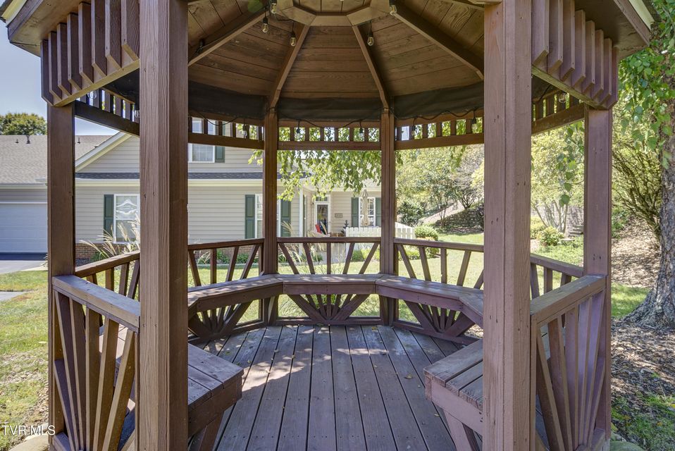 Photo #33: 231 Avonlea Place
