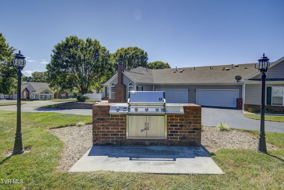 Photo #34: 231 Avonlea Place