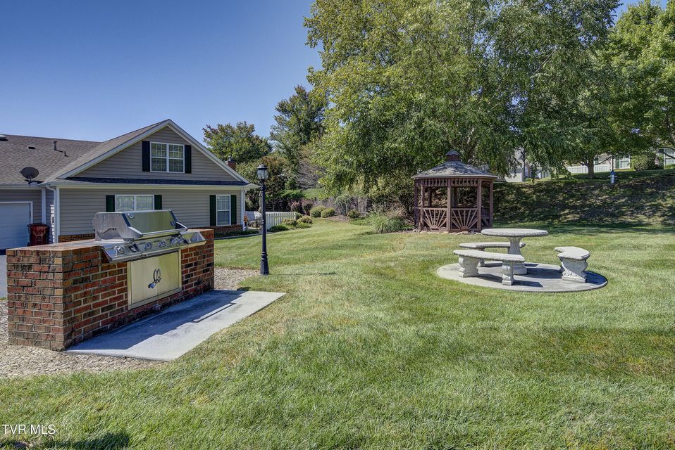 Photo #36: 231 Avonlea Place