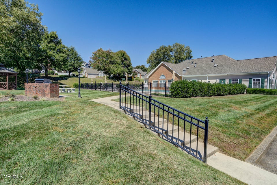 Photo #38: 231 Avonlea Place