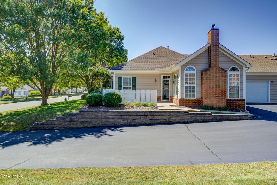Photo #2: 231 Avonlea Place