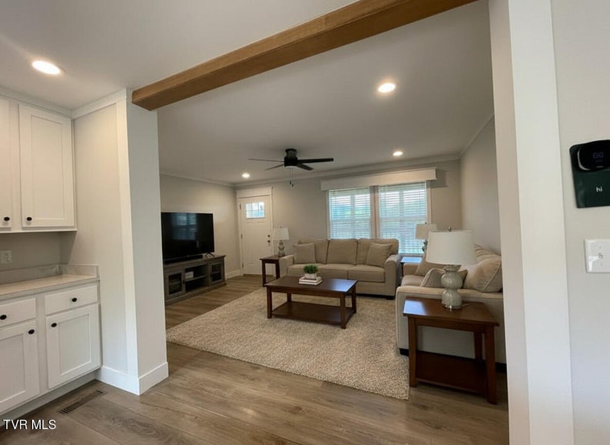 Photo #4: 1819 Siesta Drive
