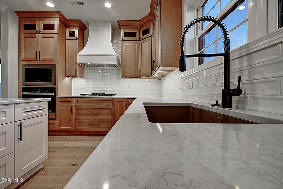 Photo #18: 104 Glaze Farm Way