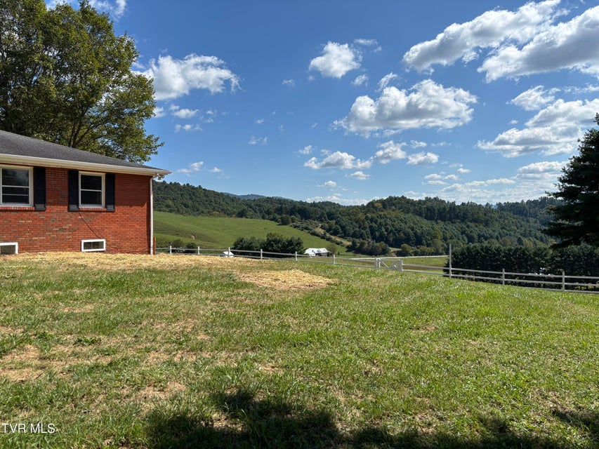 Photo #6: 1691 Jenkins Hollow Road
