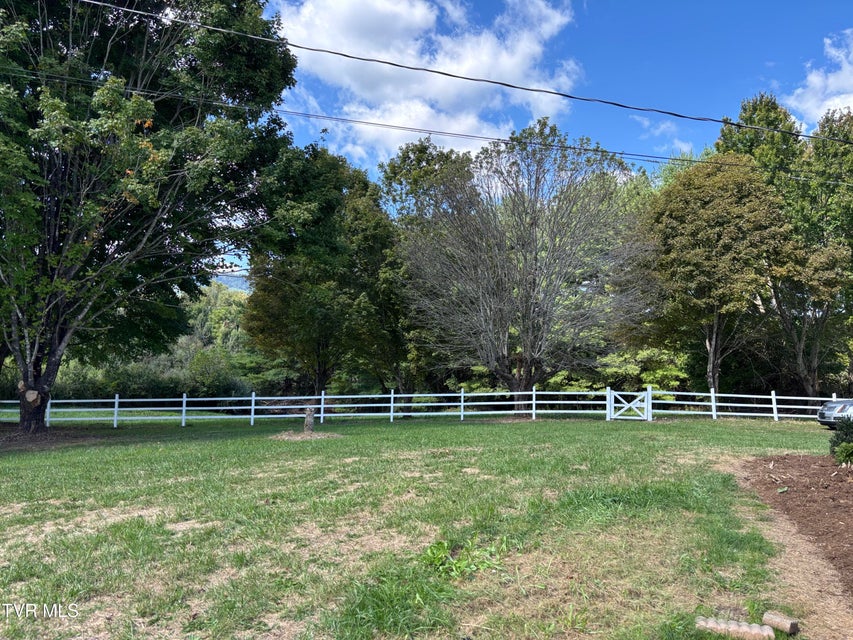 Photo #8: 1691 Jenkins Hollow Road