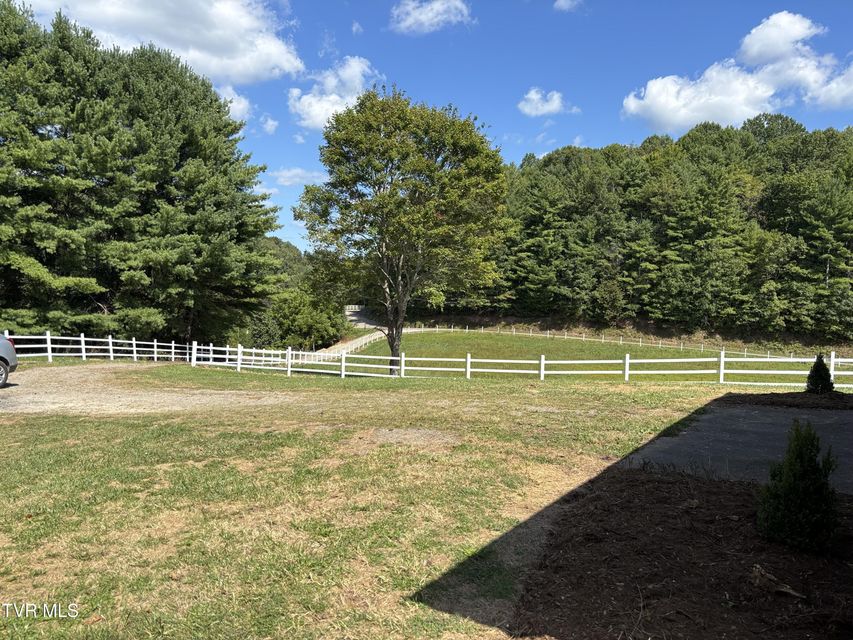 Photo #9: 1691 Jenkins Hollow Road