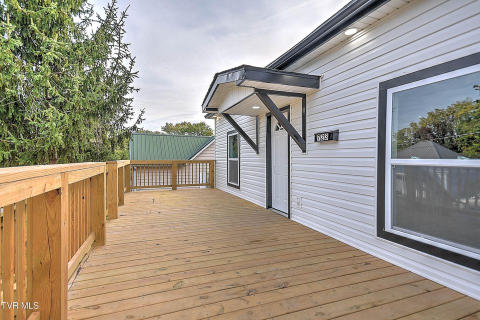 Photo #8: 723 Portsmouth Avenue