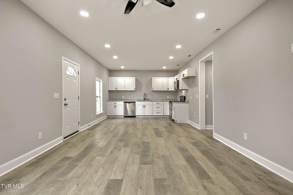 Photo #12: 723 Portsmouth Avenue