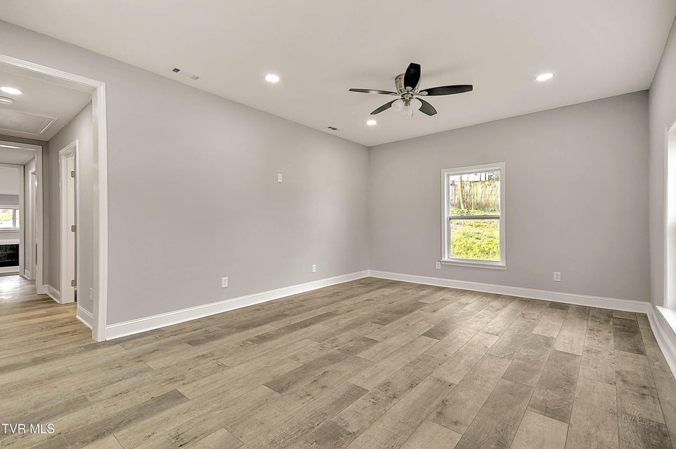 Photo #15: 723 Portsmouth Avenue
