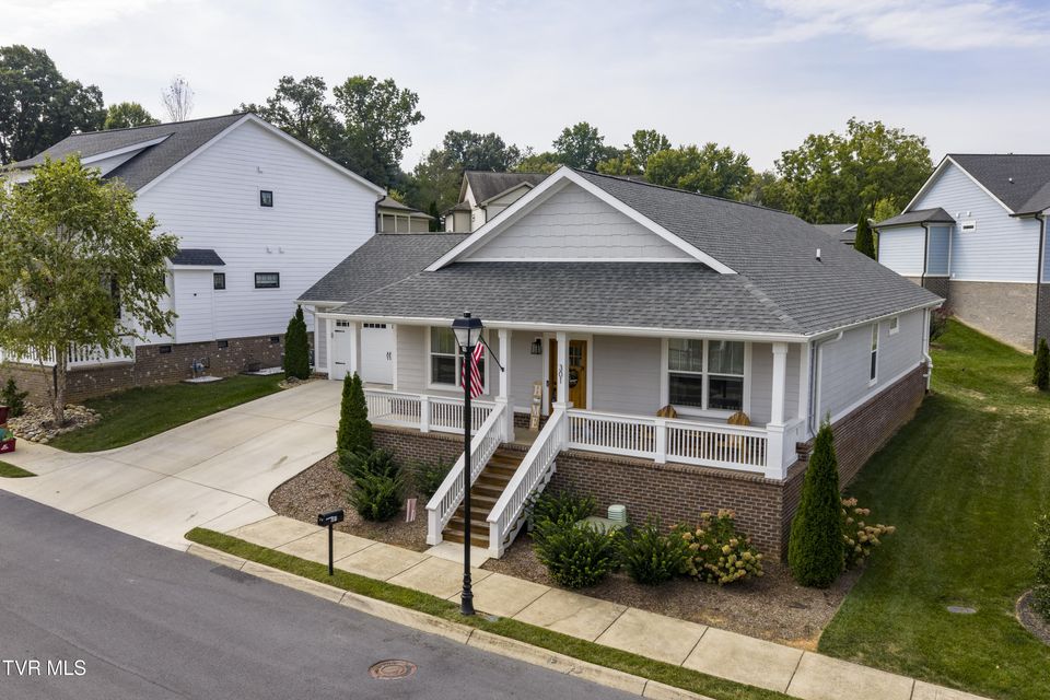 Photo #43: 301 Princeton Drive