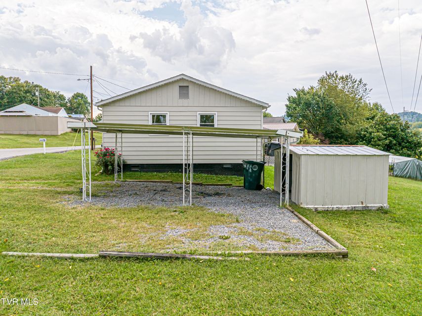 Photo #9: 250 Crescent Drive