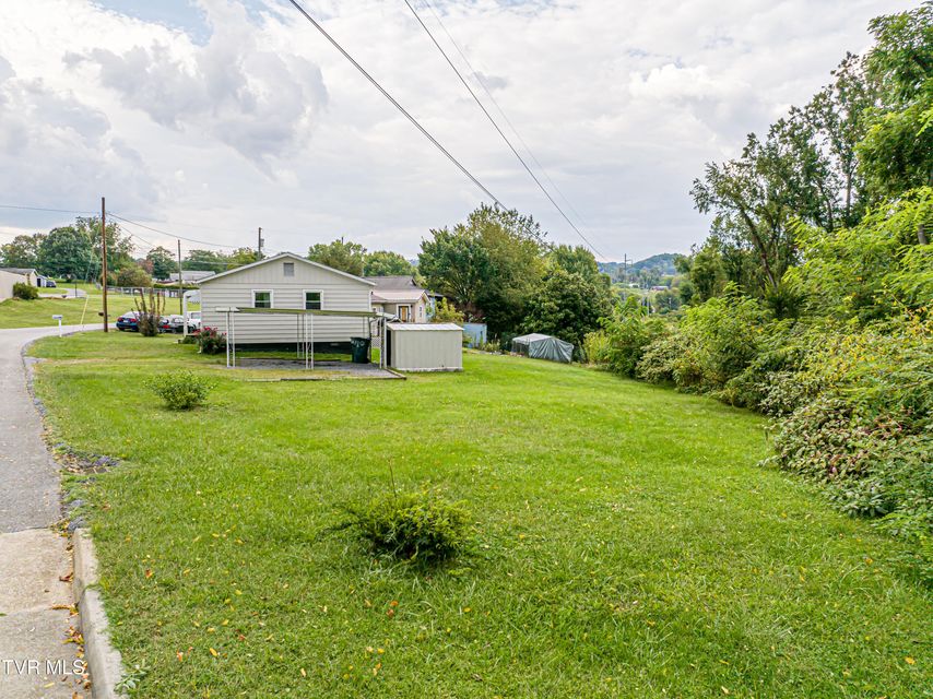 Photo #10: 250 Crescent Drive