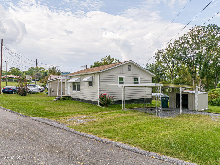 Photo #11: 250 Crescent Drive