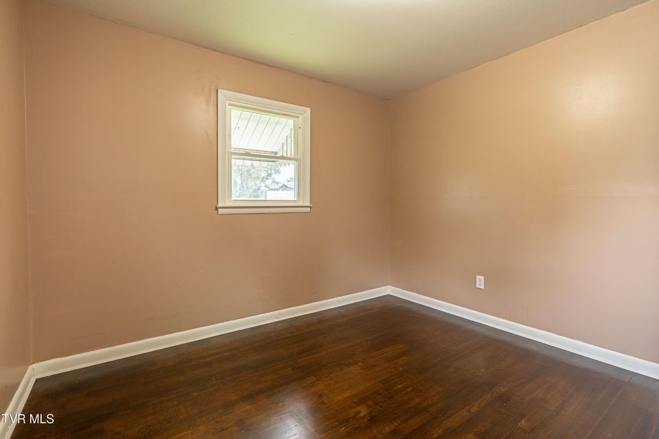 Photo #29: 250 Crescent Drive