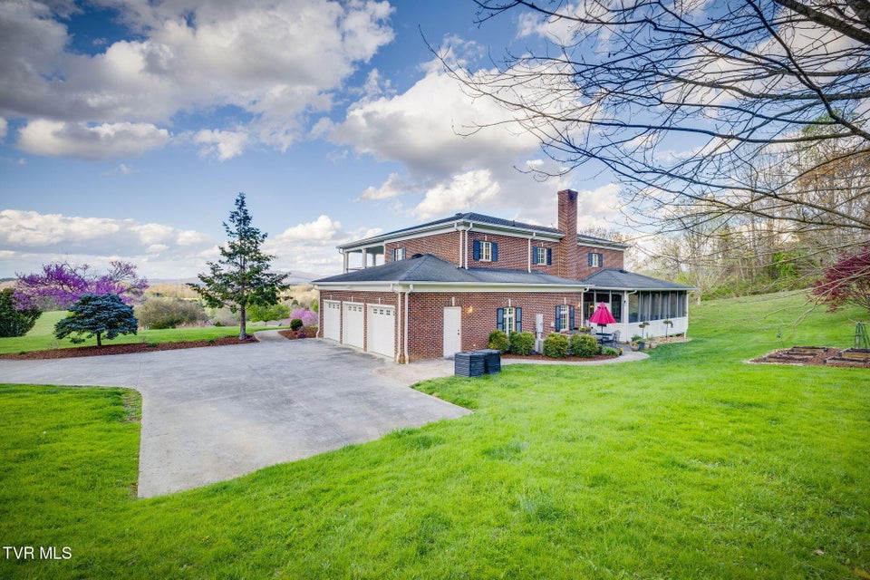 Photo #13: 2606 Beechwood Drive