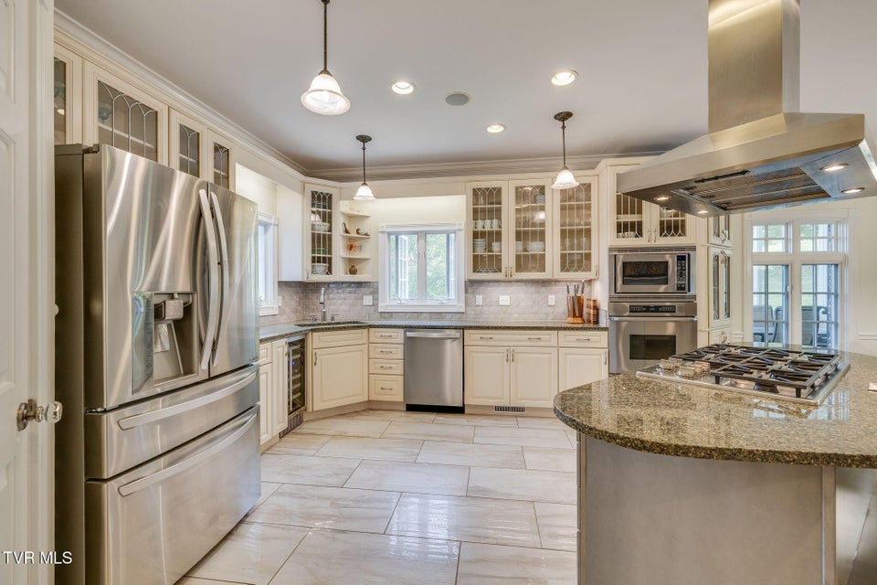 Photo #32: 2606 Beechwood Drive