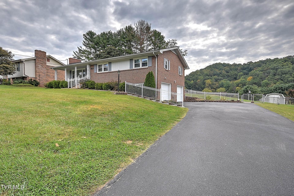 Photo #3: 208 Wimberly Way